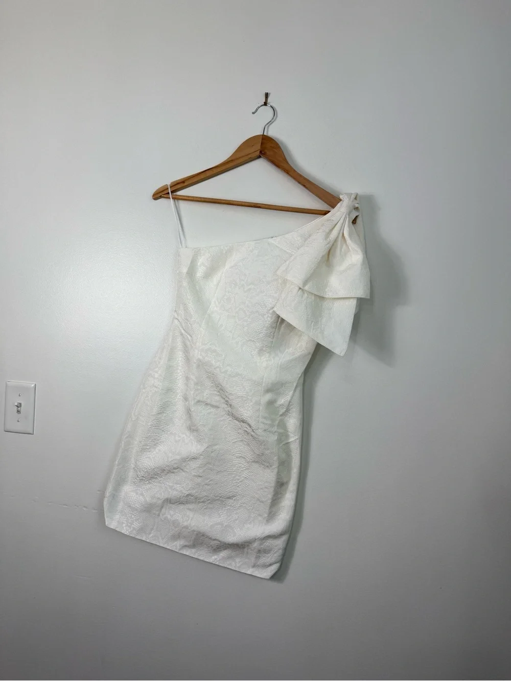 Elegant White Textured Duvet Cover - Brand Unspecified